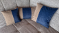 Preview: Dekokissen Sari zweifarbig blau grau auf Couch