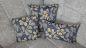 Preview: Dekokissen Sunderland blau auf Couch