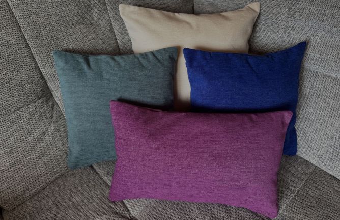 Preview: Dekokissen Lia auf Couch