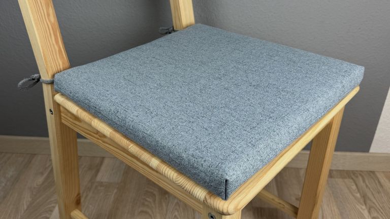 Stuhlauflage Sia hellblau auf Stuhl