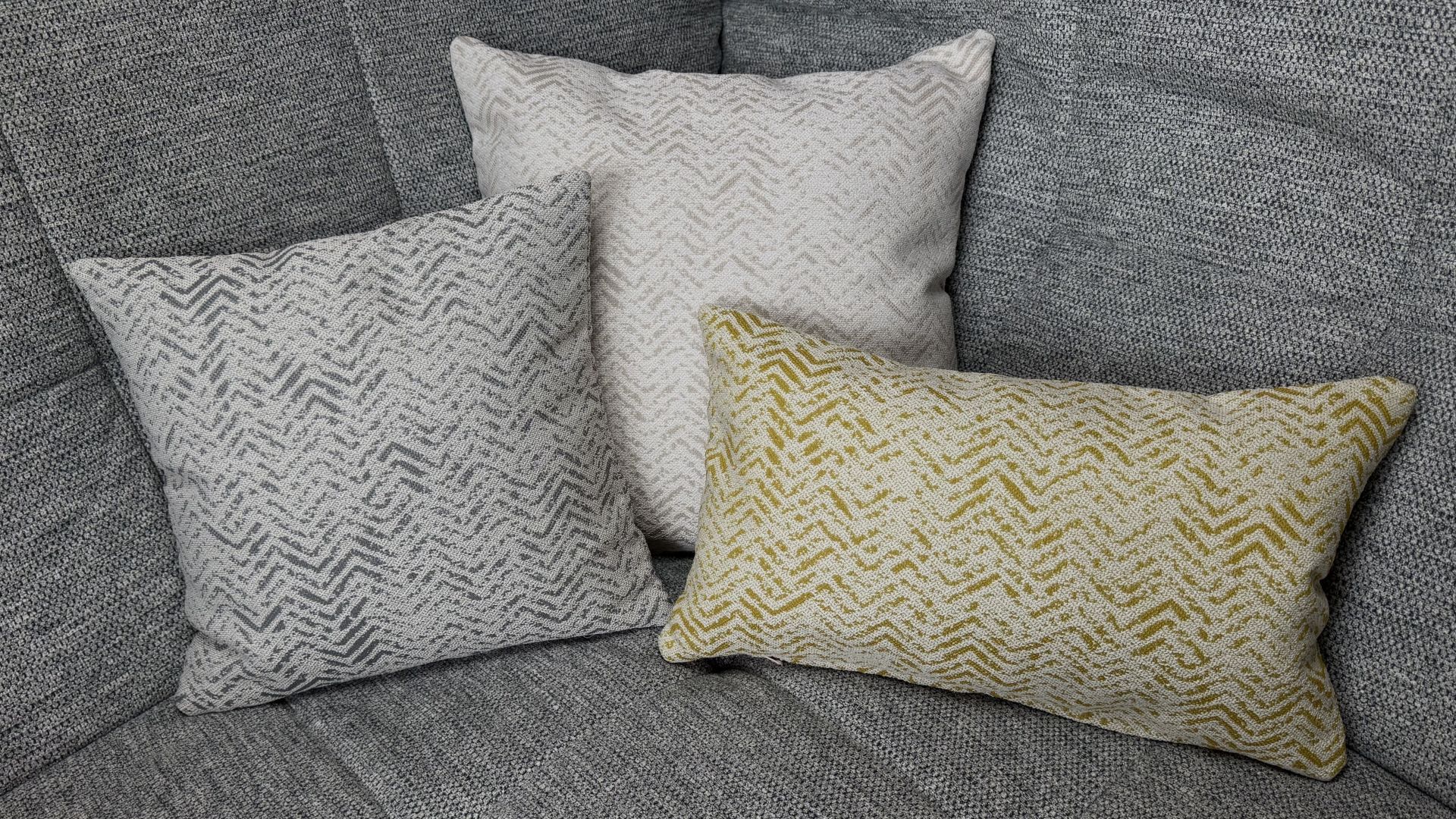 Dekokissen Arcadia auf Couch