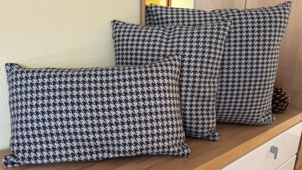 Dekokissen Han auf Bank