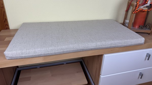 Bankauflage Sia beige auf Bank